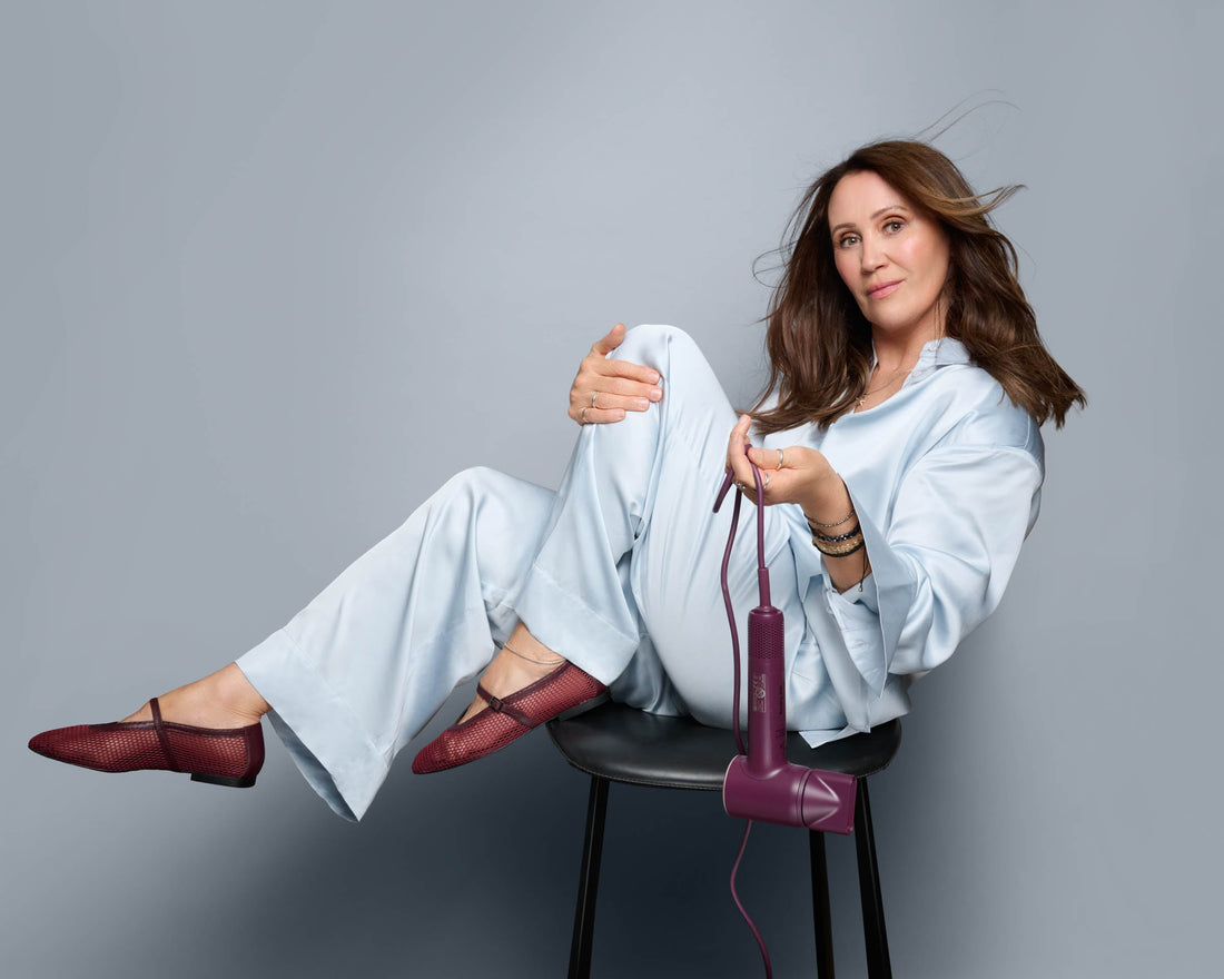 Anna Nowak-Ibisz z suszarka Nova PlasmaGo w kolorze Eggplant podczas sesji premierowej