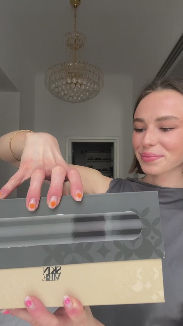 Bezprzewodowa prostownica do włosów SkinVibe kompaktowy rozmiar ułatwia transport